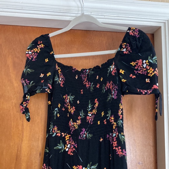 Olivaceous M summer dress. It is short! Wide, square neck. Stretchy top of back. - Picture 3 of 4